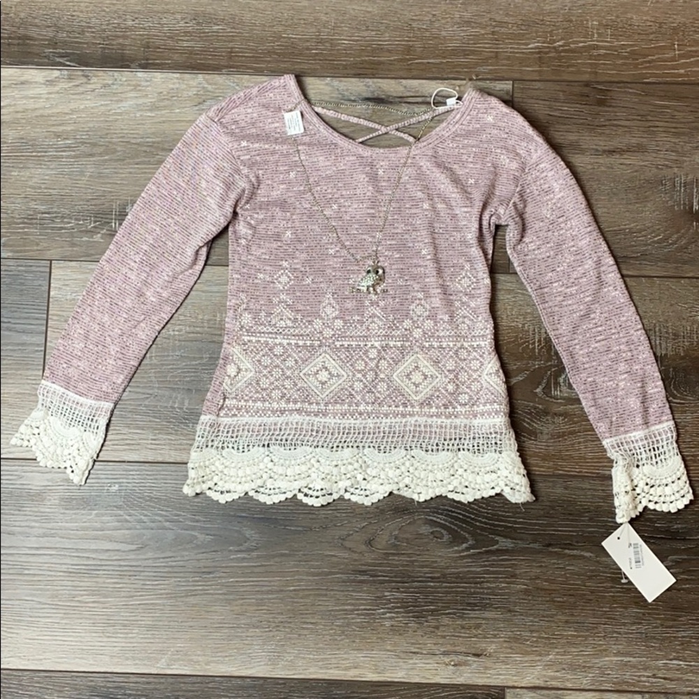 Beautees Top with Owl Necklace